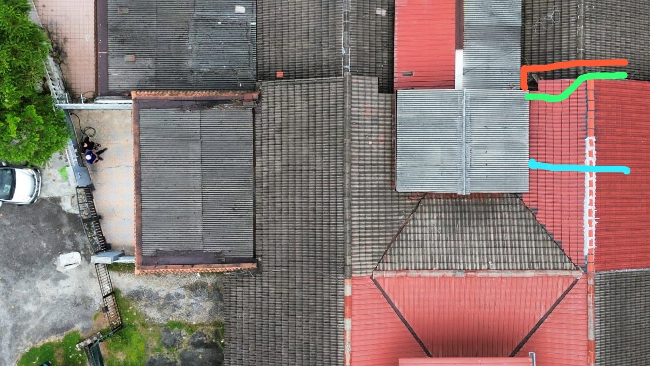 Taman Midah roof before rehabilitation